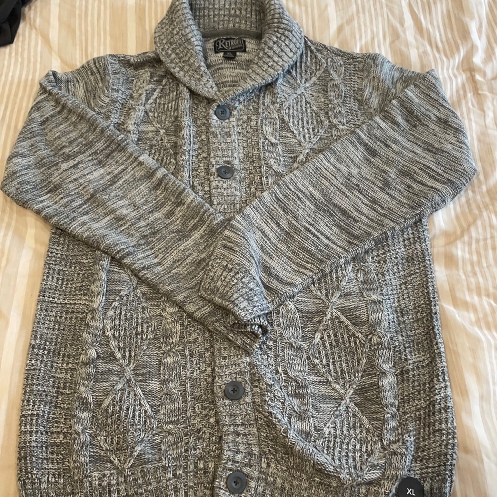 Men’s retrofit sweater